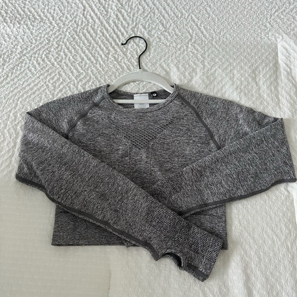 Motion Seamless Long Sleeve Crop Top, used once